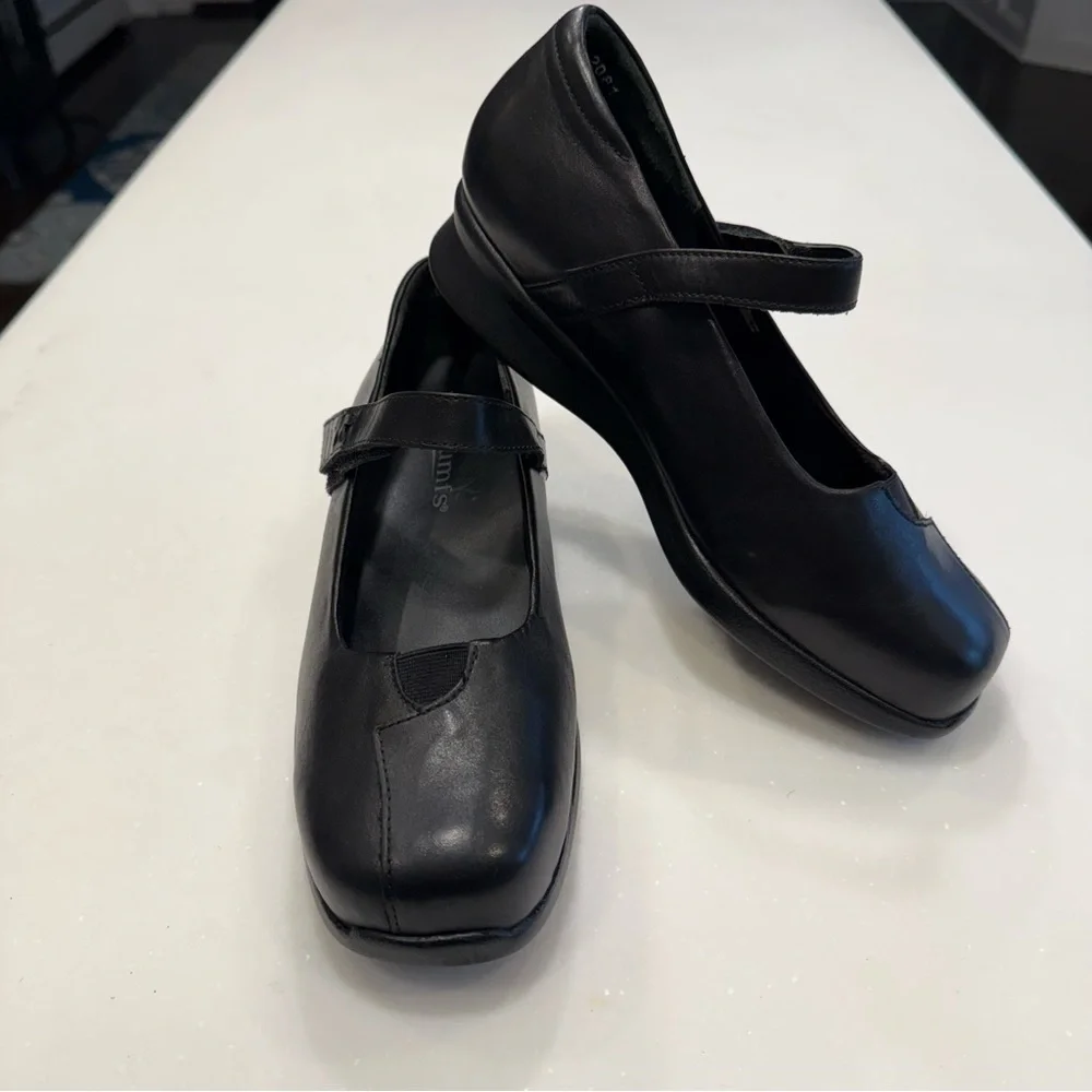 Kumfs Shoes Sz US 8 XXW EU 38.5 Black Leather Mary Jane Strap Low Wedge NEW!